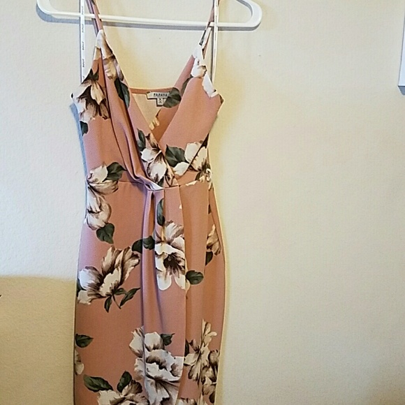 Papaya Dresses & Skirts - 🌸Cute floral dress!